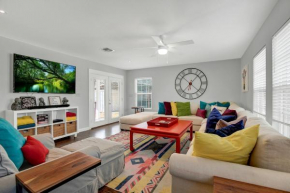 Wow! Haus with Hot Tub, Fire Pit and Games Galore!